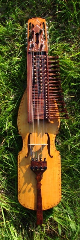 nyckelharpa_built_by_fredrik_soderstrom